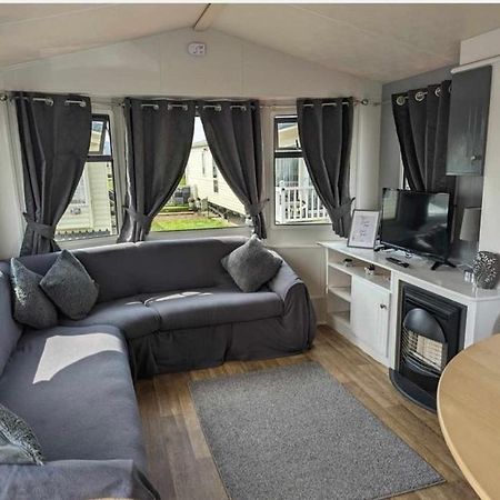 The Winchester Golden Gate Towyn Kinmel Bay Екстериор снимка